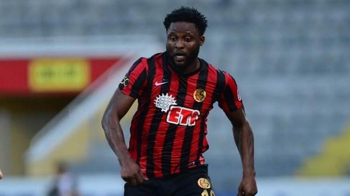 Lawal Beşiktaş'ı istiyor!