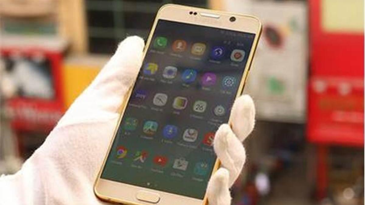 Altın kaplamalı Galaxy Note 5