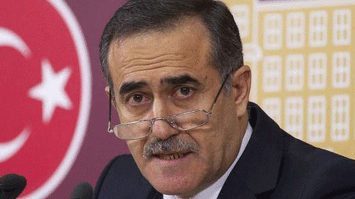Özkes: Hz. Muhammed de Atatürk de Saray'a giderdi
