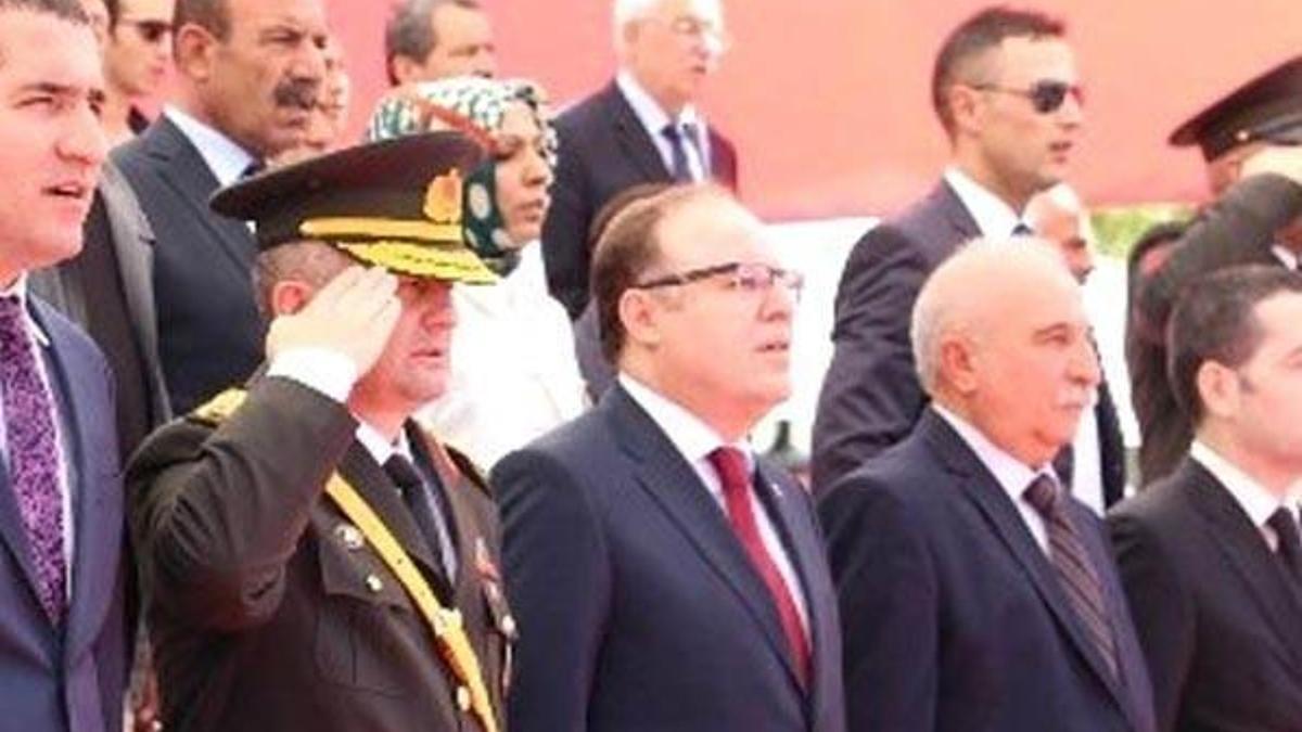 Validen HDP'li başkana fırça!