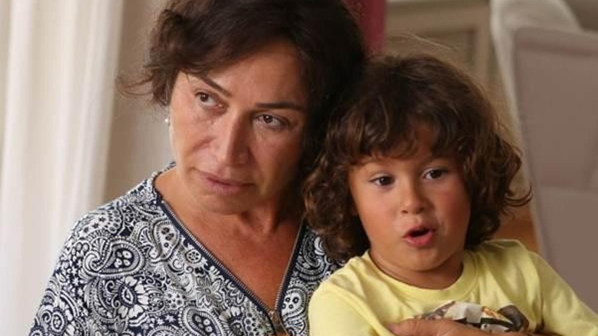 Demet Akbağ anneanne oldu