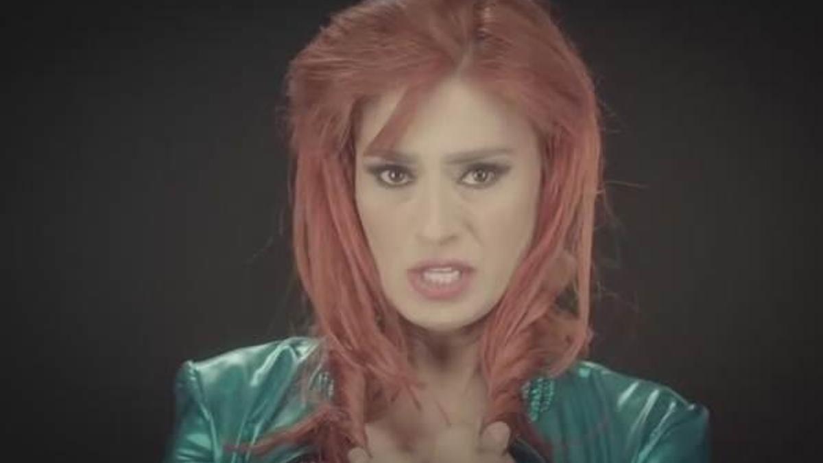 Yıldız Tilbe ateş püskürdü