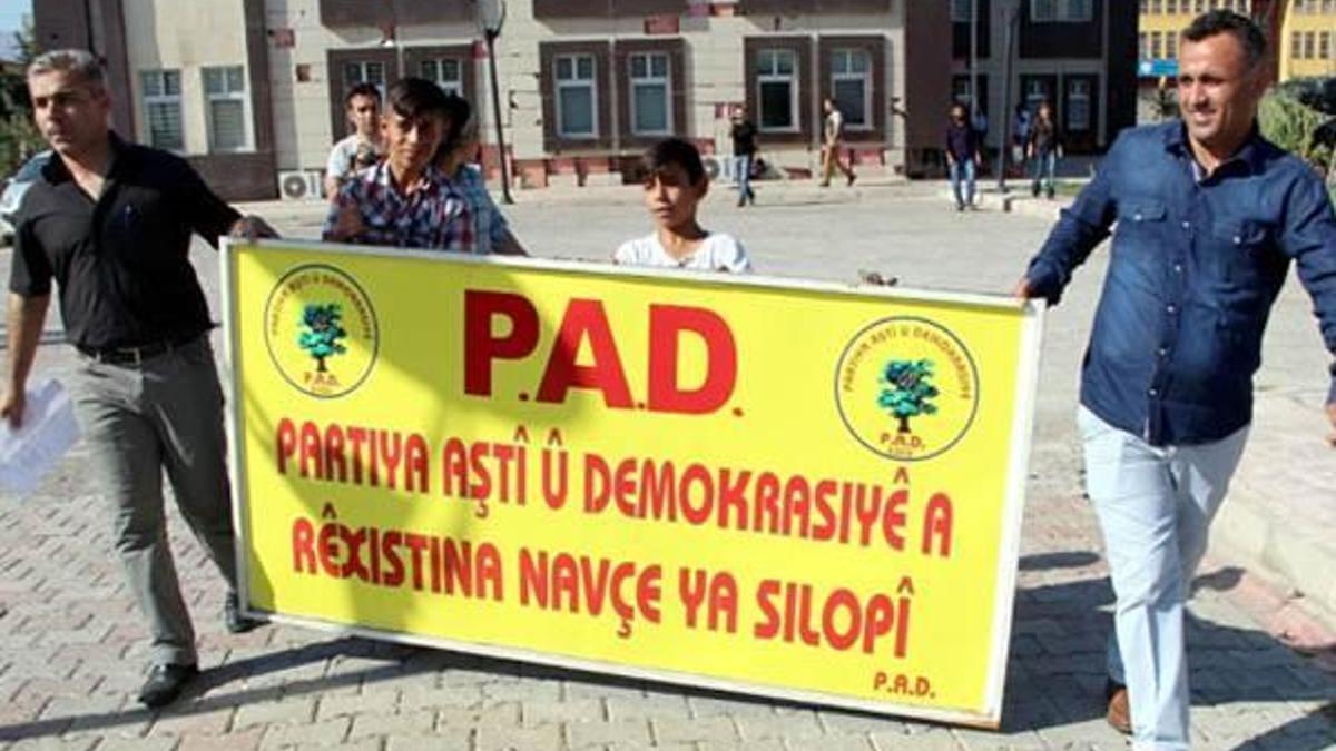 Kürtçe tabela geri alındı