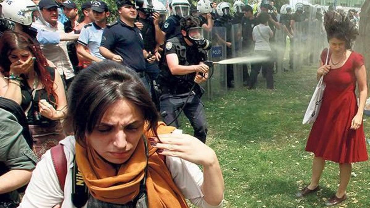 ‘Kırmızılı kadın’: O polis yeniden yargılansın