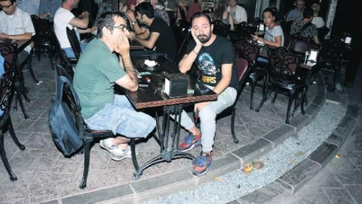 ‘Nazar için kurşun döktürdüm’