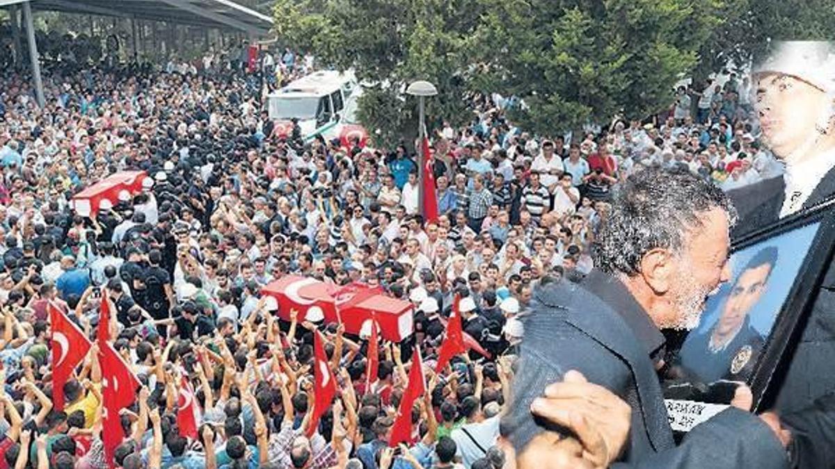 Türkiye evlatlarına ağlıyor