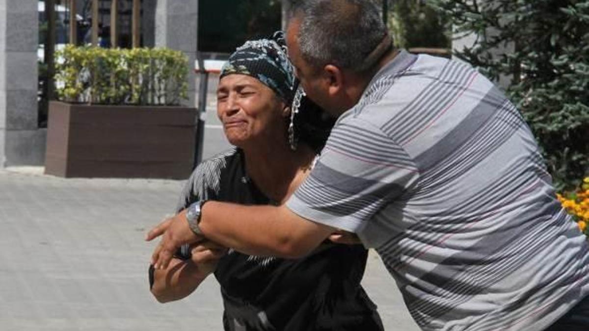 Tutuklanan oğlunu görünce...