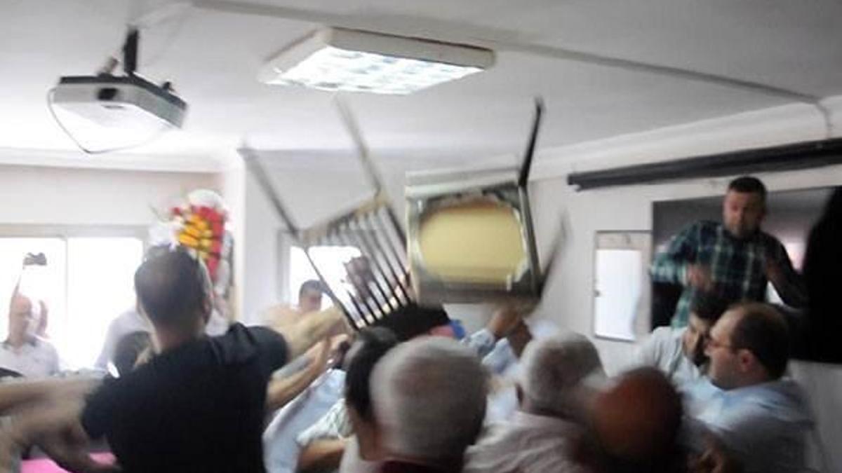 CHP Turgutlu’da yönetim kavgası
