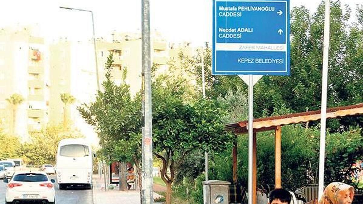 Sosyalist ve ülkücü isimleri yan yana