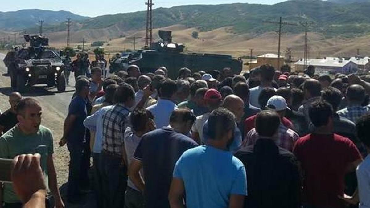 Ovacık'ta 'kapalı yol' eylemi