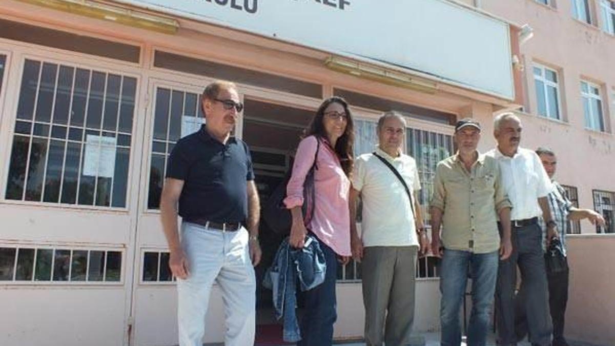 Ayşegül öğretmen hukuk mücadelesini kazandı
