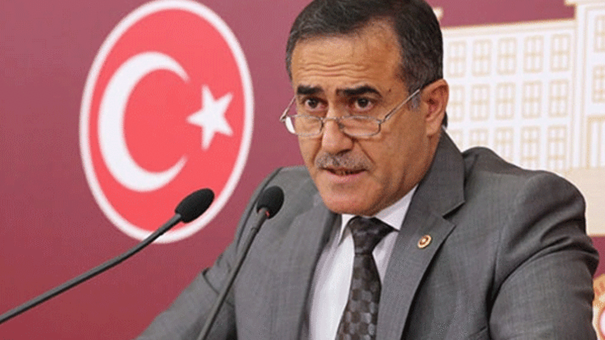 Aday olamayan İhsan Özkes önce o tweetleri sildi, sonra hesabını kapattı!