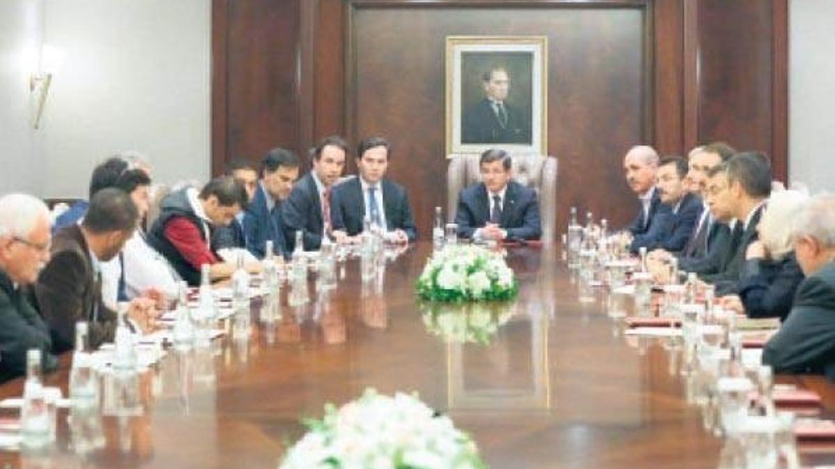Türkiye 8 ayda denizde 54 bin göçmen kurtardı
