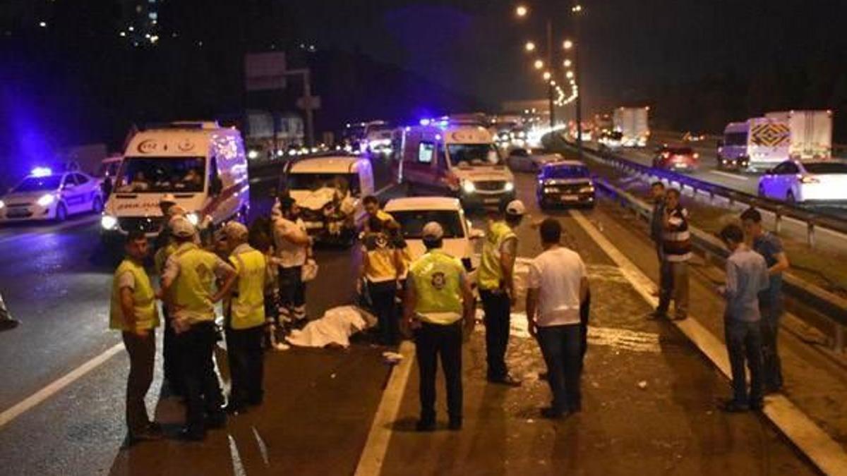 TEM'de zincirleme kaza! Ölü ve yaralılar var