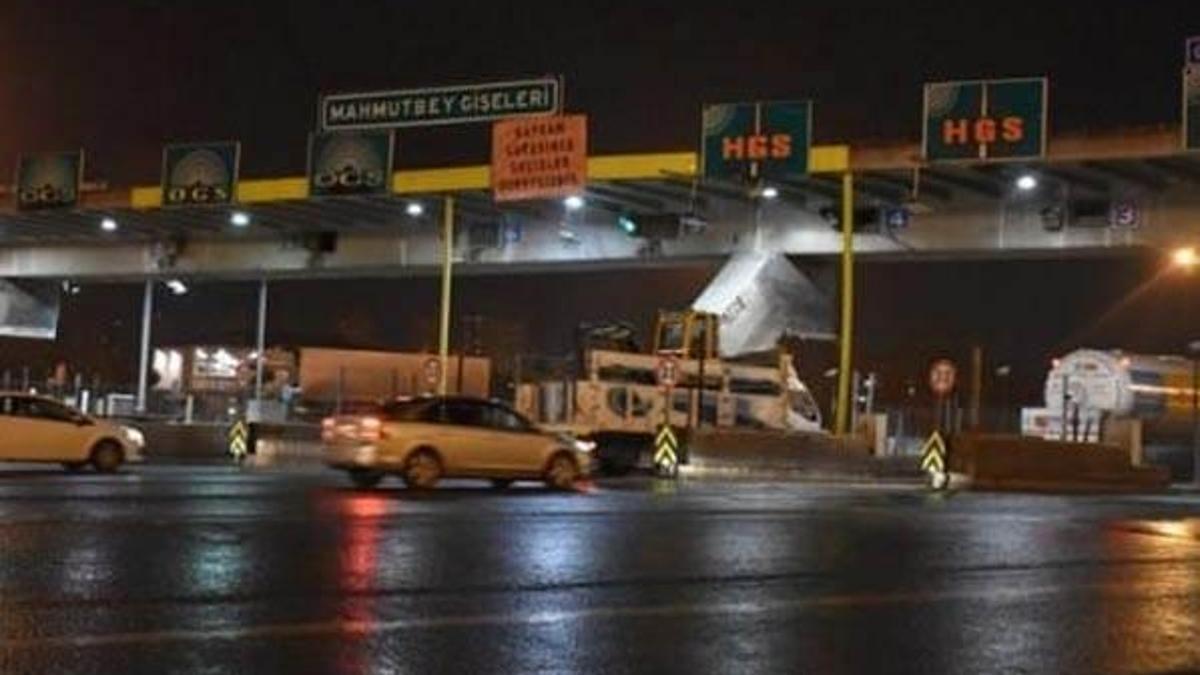 Otoyol ve köprülerde ücretsiz geçiş başladı