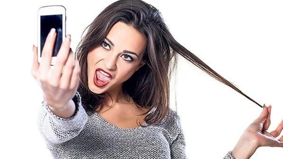 Selfie çekmek köpek balığından daha tehlikeli