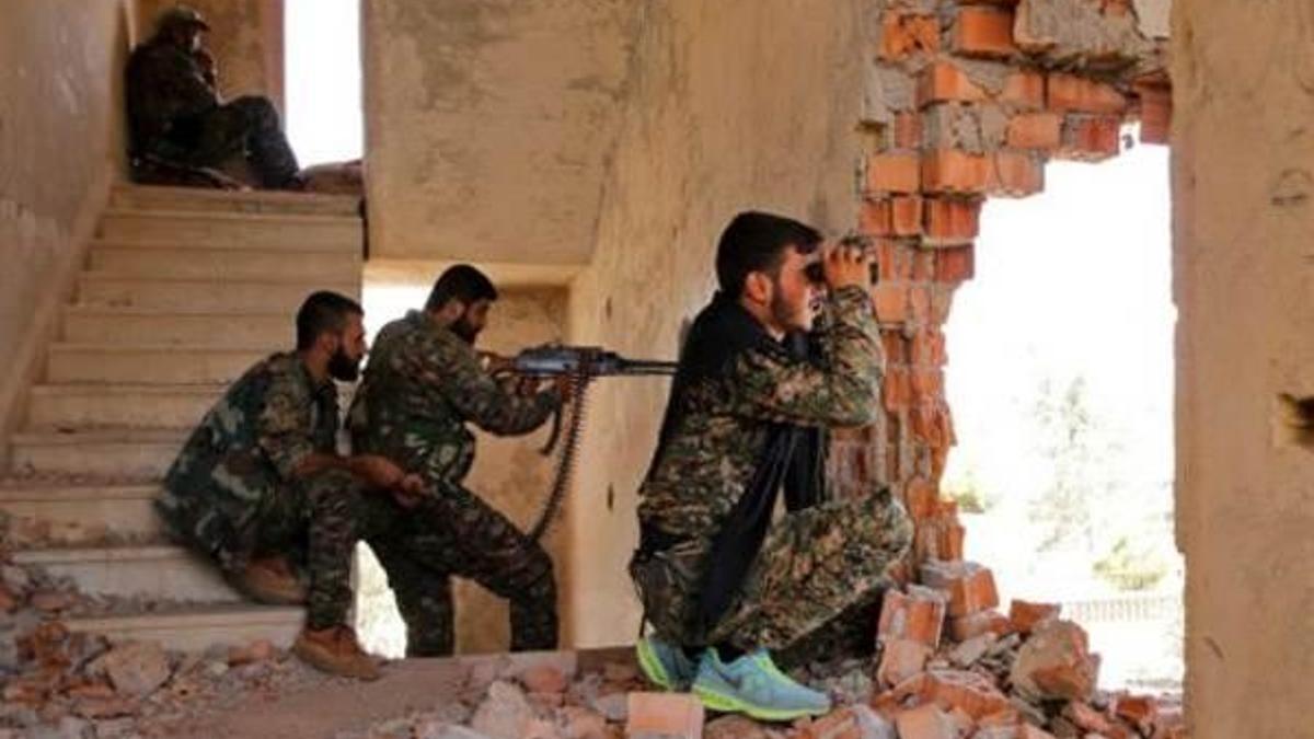 Kürtler IŞİD'in ikmal hattını kesmeye çalışıyor!
