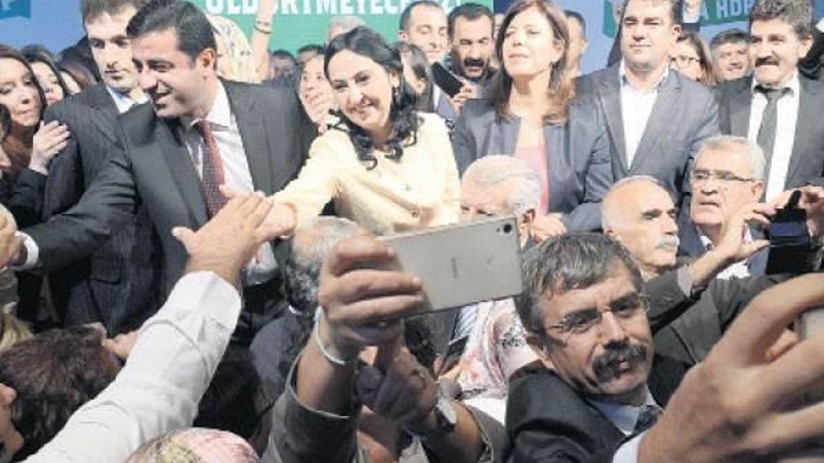 Özyönetim, müzakere, siyasi af...