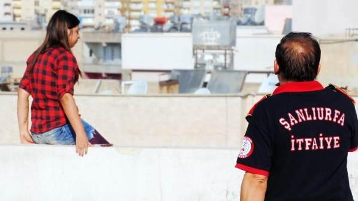 İntihara kalkışan genç kızı polis kurtardı