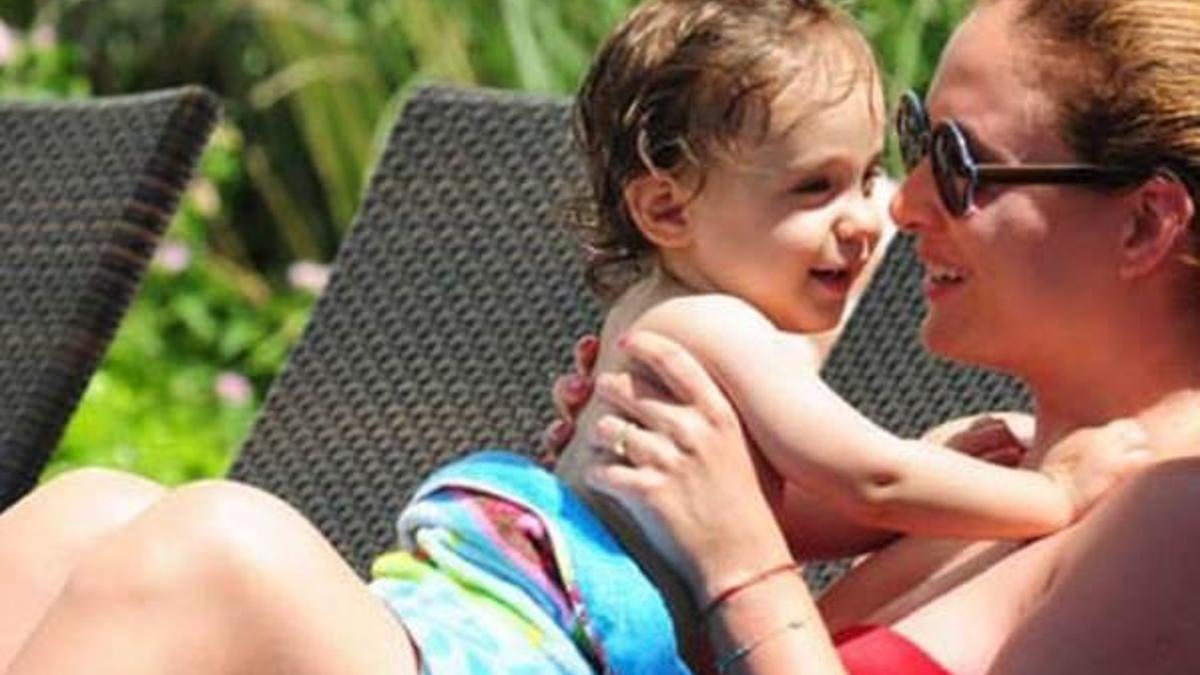Ceyda Düvenci kızının sağlık durumunu anlattı