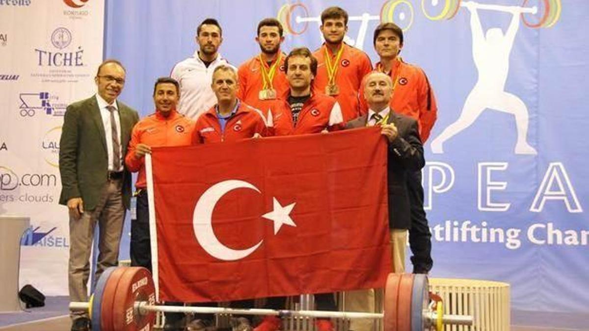 Madalya yağmuru dinmiyor
