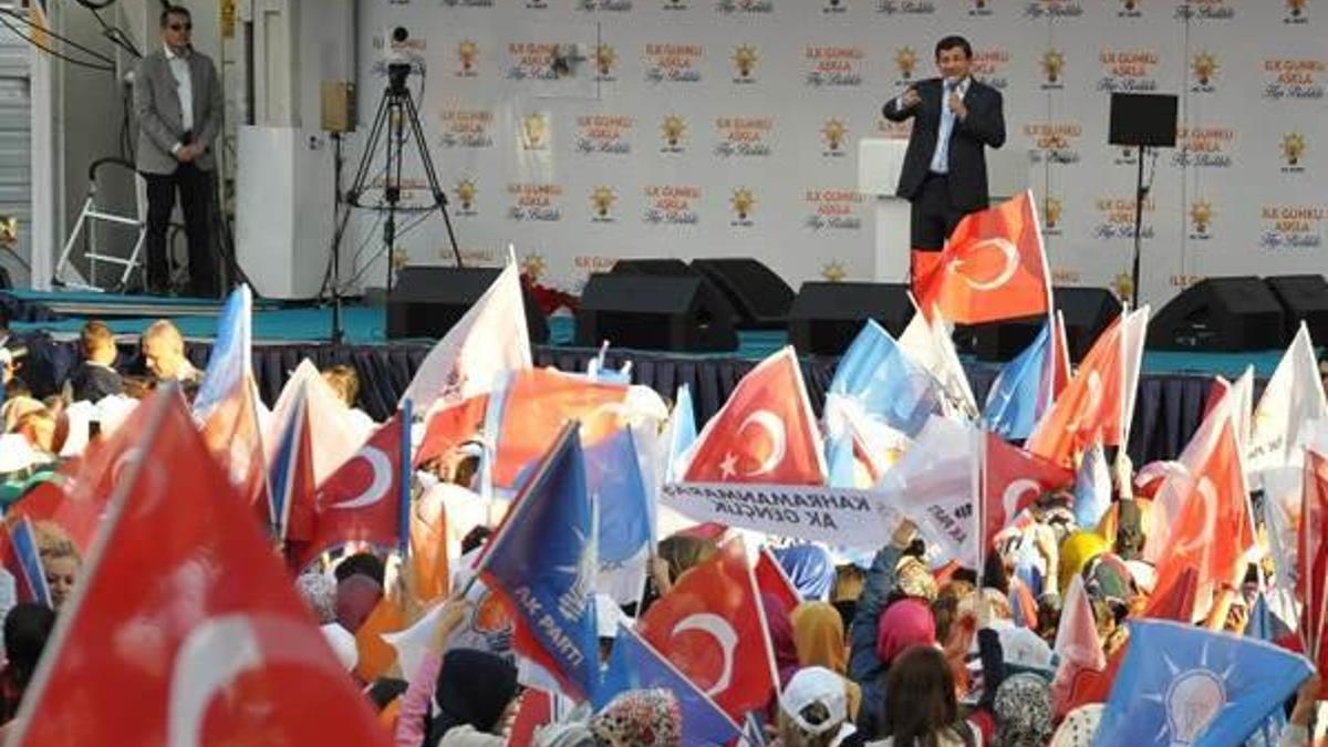 'Türkiye’yi terörle terbiye etmek isteyenlere hadlerini bildireceğiz'