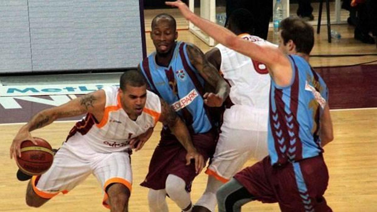 Galatasaray Odeabank galibiyetle başladı!