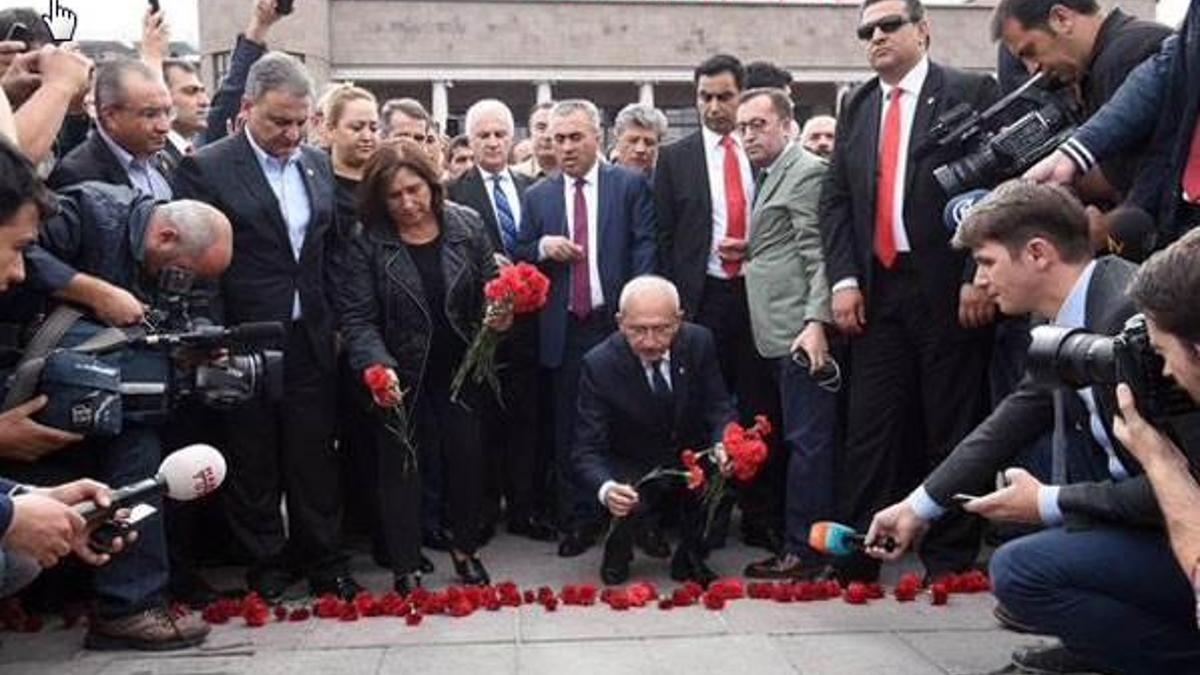 Kılıçdaroğlu saldırının yapıldığı yere karanfil bıraktı