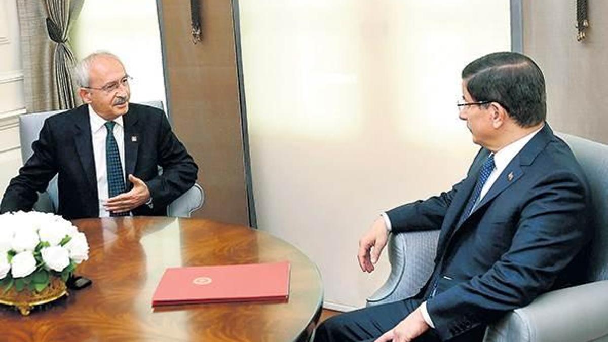 ‘O iki bakan istifa etmiyorsa azledilmeli’