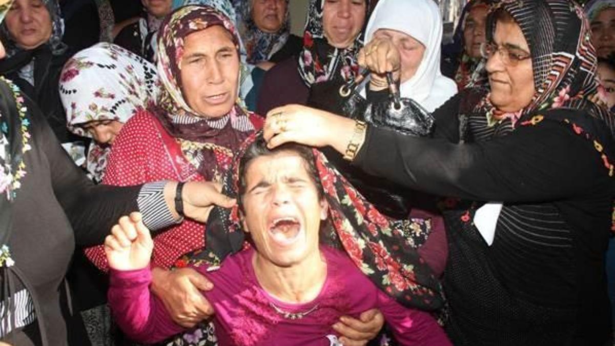 Şehit Kürtçe ağıtlarla uğurlandı