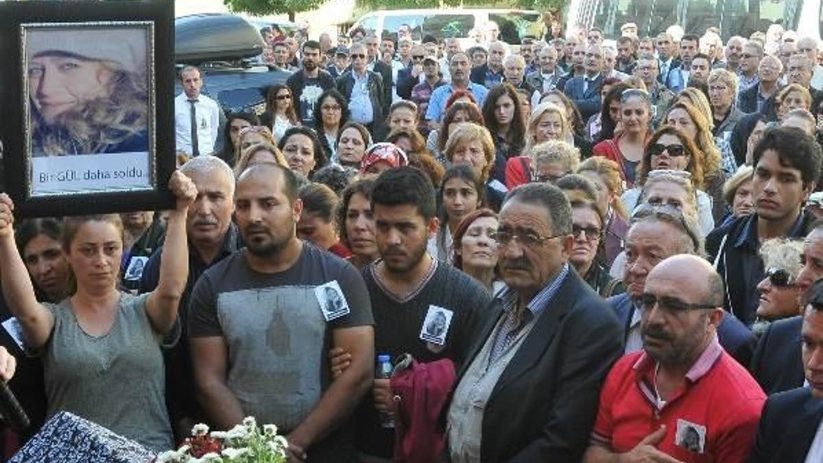 Boğazı kesilerek öldürülen Dilay son yolculuğuna uğurlandı