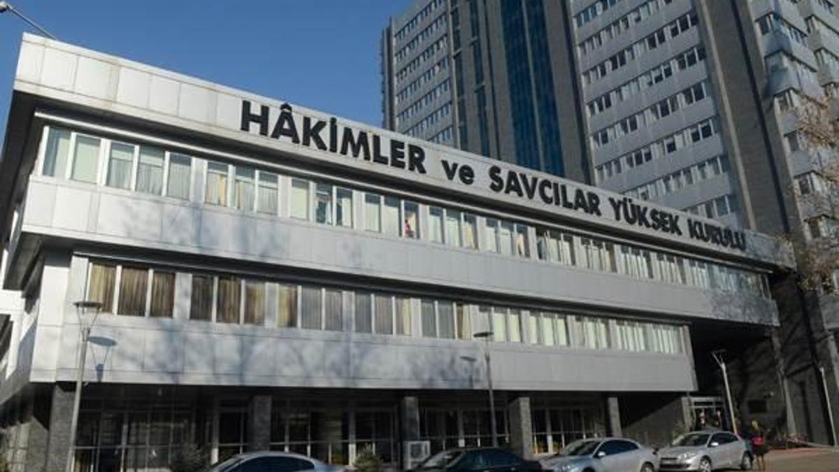 HSYK 156 hakim ve savcının yerini değiştirdi!
