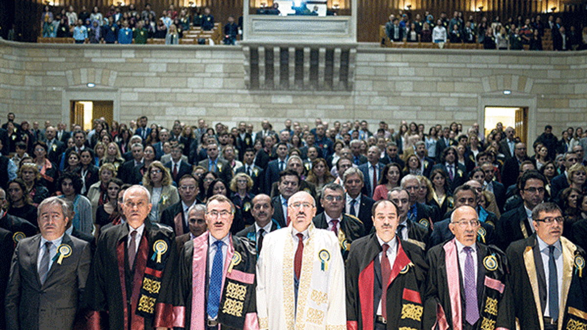 İstanbul Üniversitesi öğrenci azaltıyor