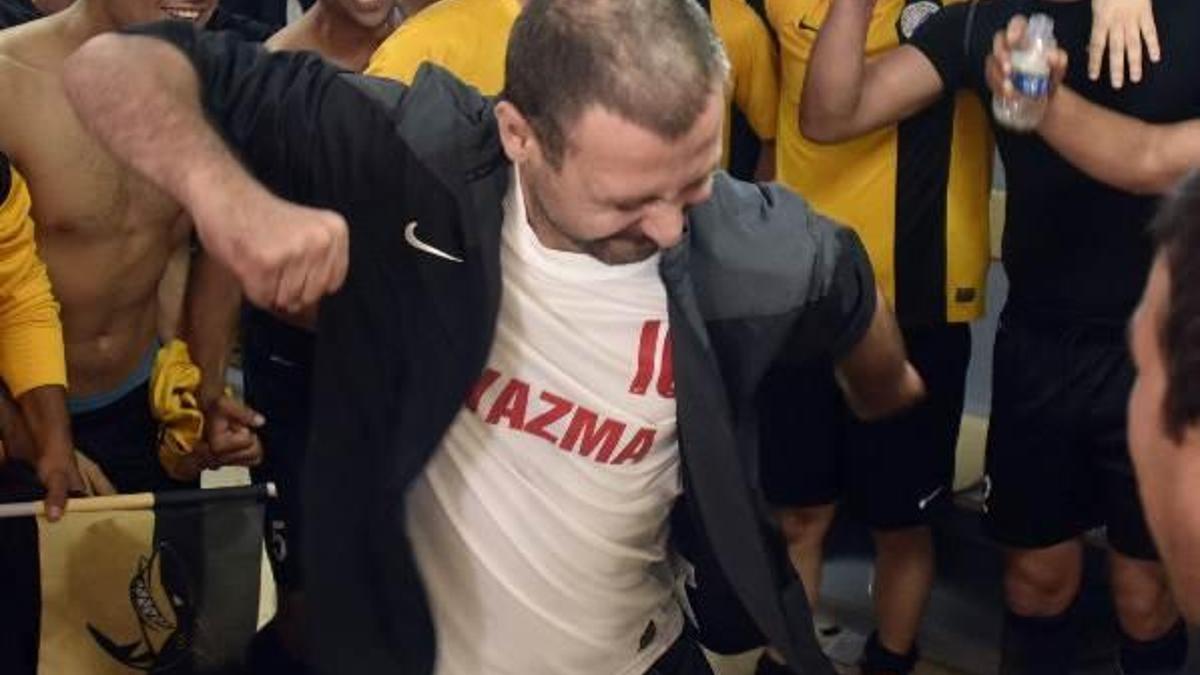 Nejat İşler'in galibiyet sevinci