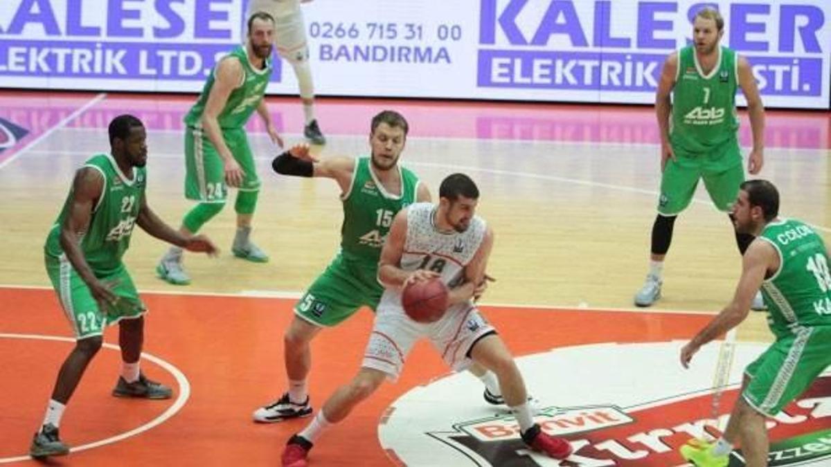 Banvit yine gülemedi!