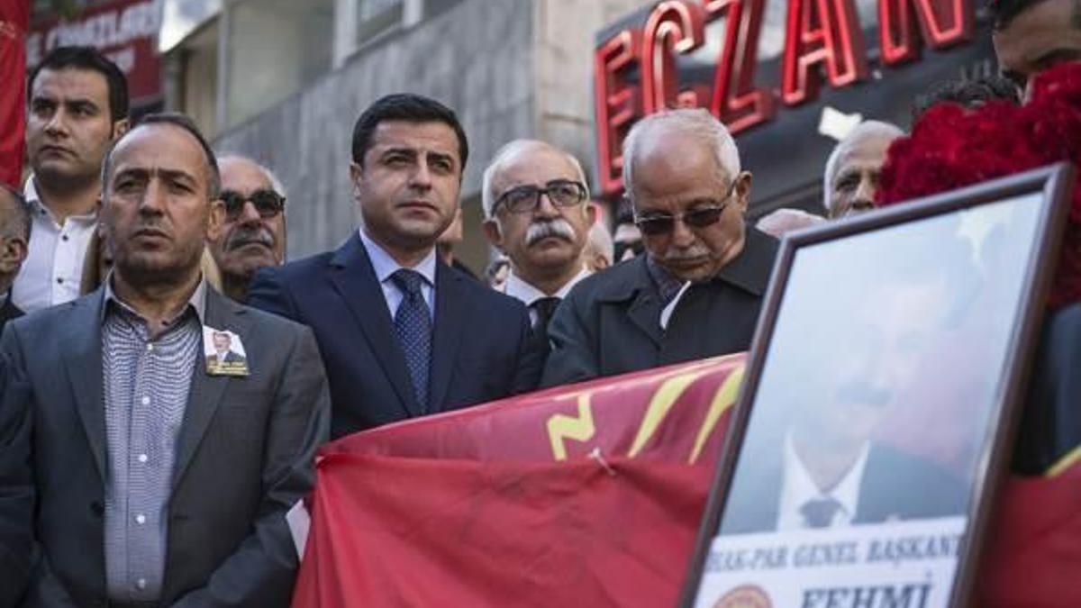 Demirtaş o ismin cenazesine katıldı