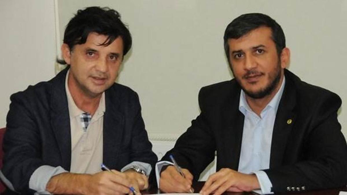 Suat Kaya imzayı attı
