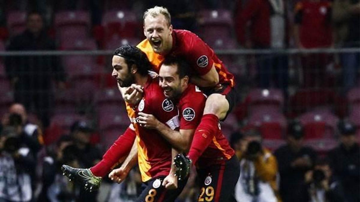 Frikikler Selçuk'tan sorulur