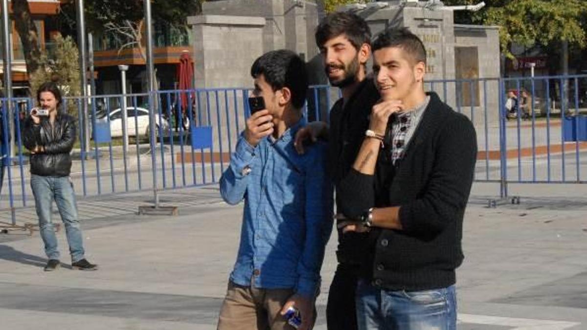 LDP mitingine 3 kişi katıldı