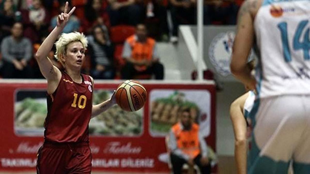 Aslan Adana'da güldü