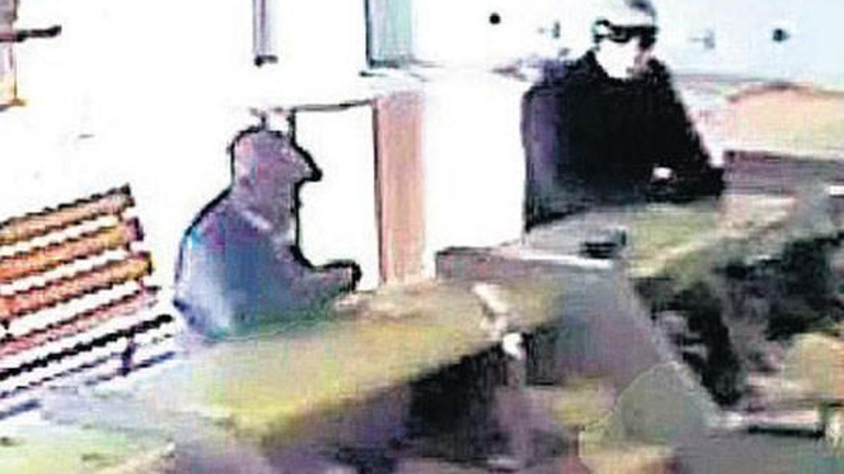 Maskeli ihbarcı!