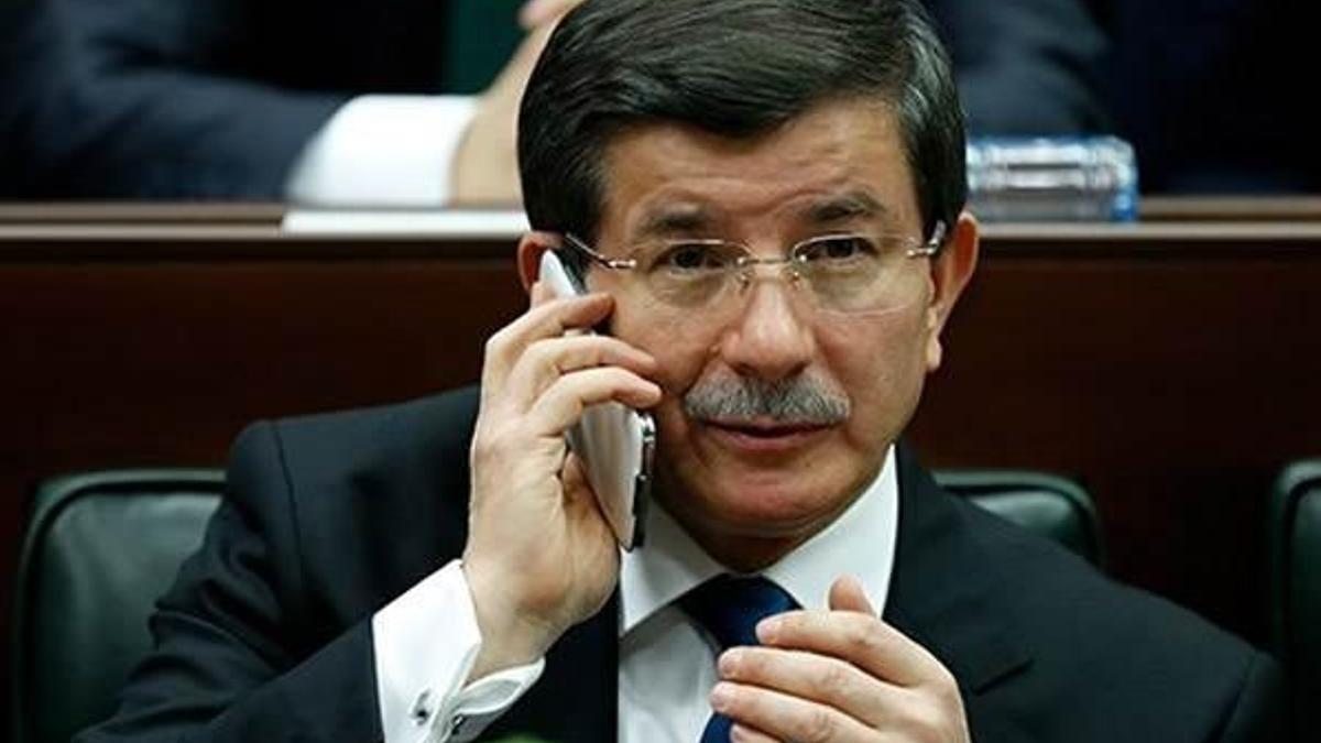 Davutoğlu'ndan baş döndüren telefon trafiği