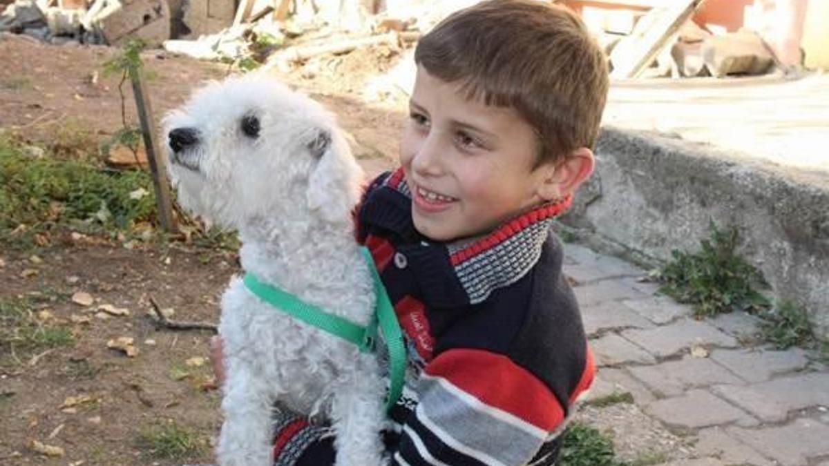 Cumhurbaşkanı Erdoğan, hayvansever minik Ömer Faruk’a köpek hediye etti