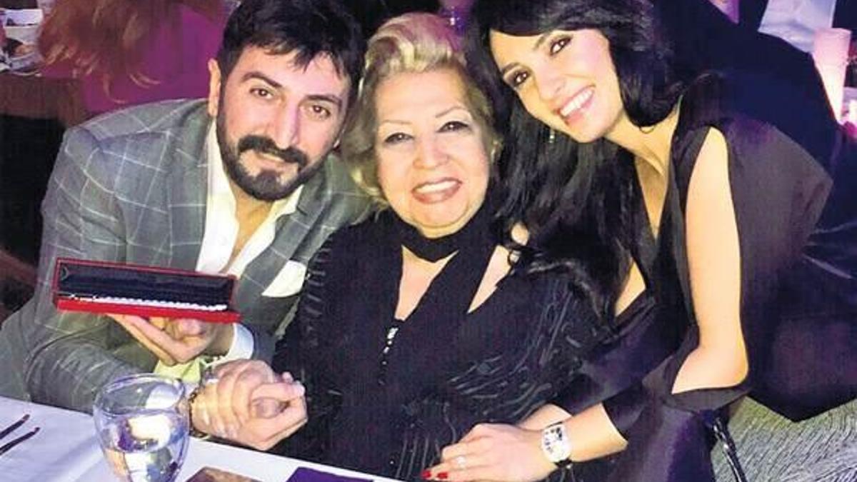 Dualarımız seninle anne