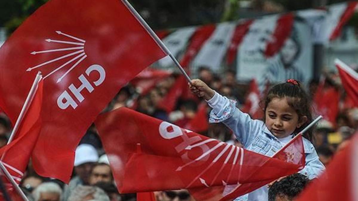 CHP'de olağanüstü kurultay için ilk imzalar atıldı