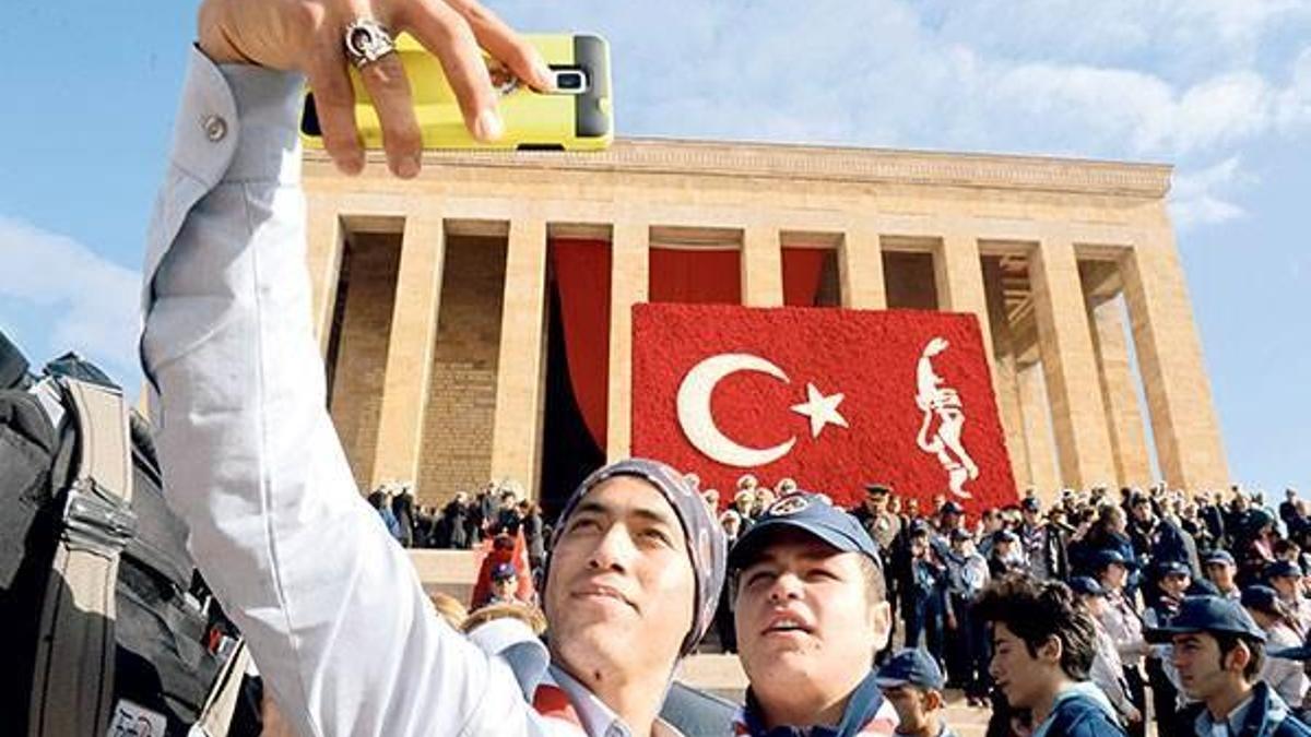 Bir ülke saygı duruşunda