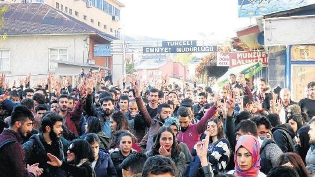 Gözaltındakiler için protesto