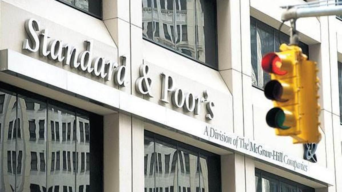 S&P: Not indirimi daha büyük olasılık