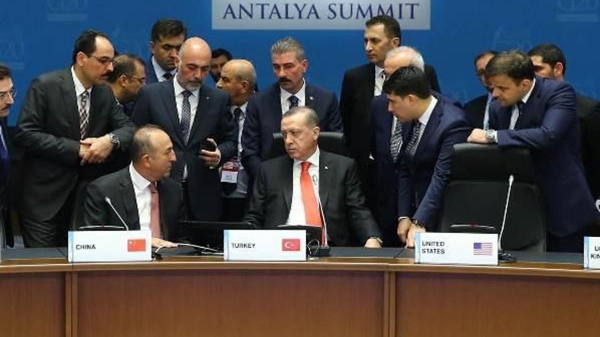 Erdoğan’ın sağında Cinping, solunda Obama oturacak