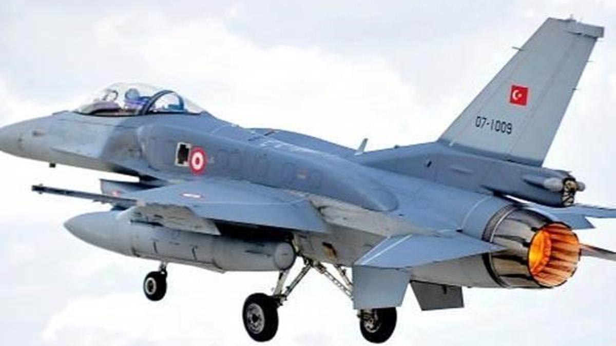 Türk jetlerine Yunan tacizi